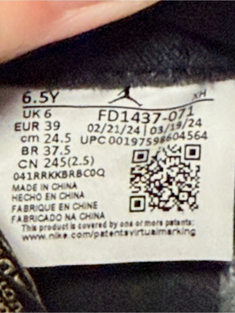 Nike Air Jordan 1 Retro High OG GS Black/ Gold FD1437-071 Sneakers, Youth 6.5 - Picture 7 of 12
